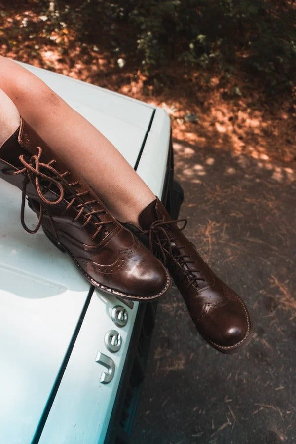Vintage Highland Lace-Up Boots